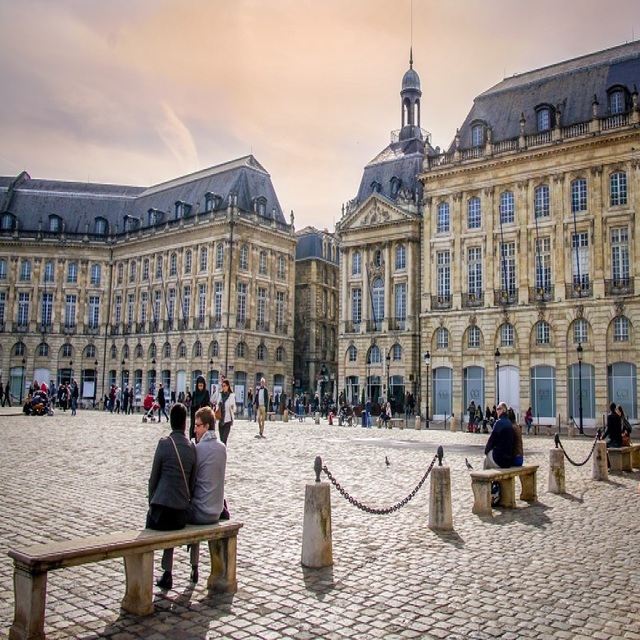 image de bordeaux place de la bourse