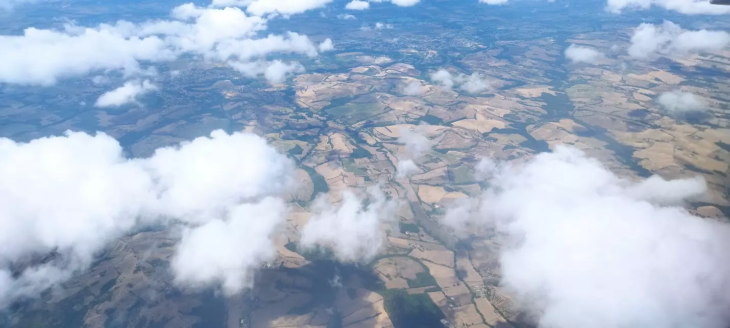 image qui montre une vue
                                                aérienne de bordeaux